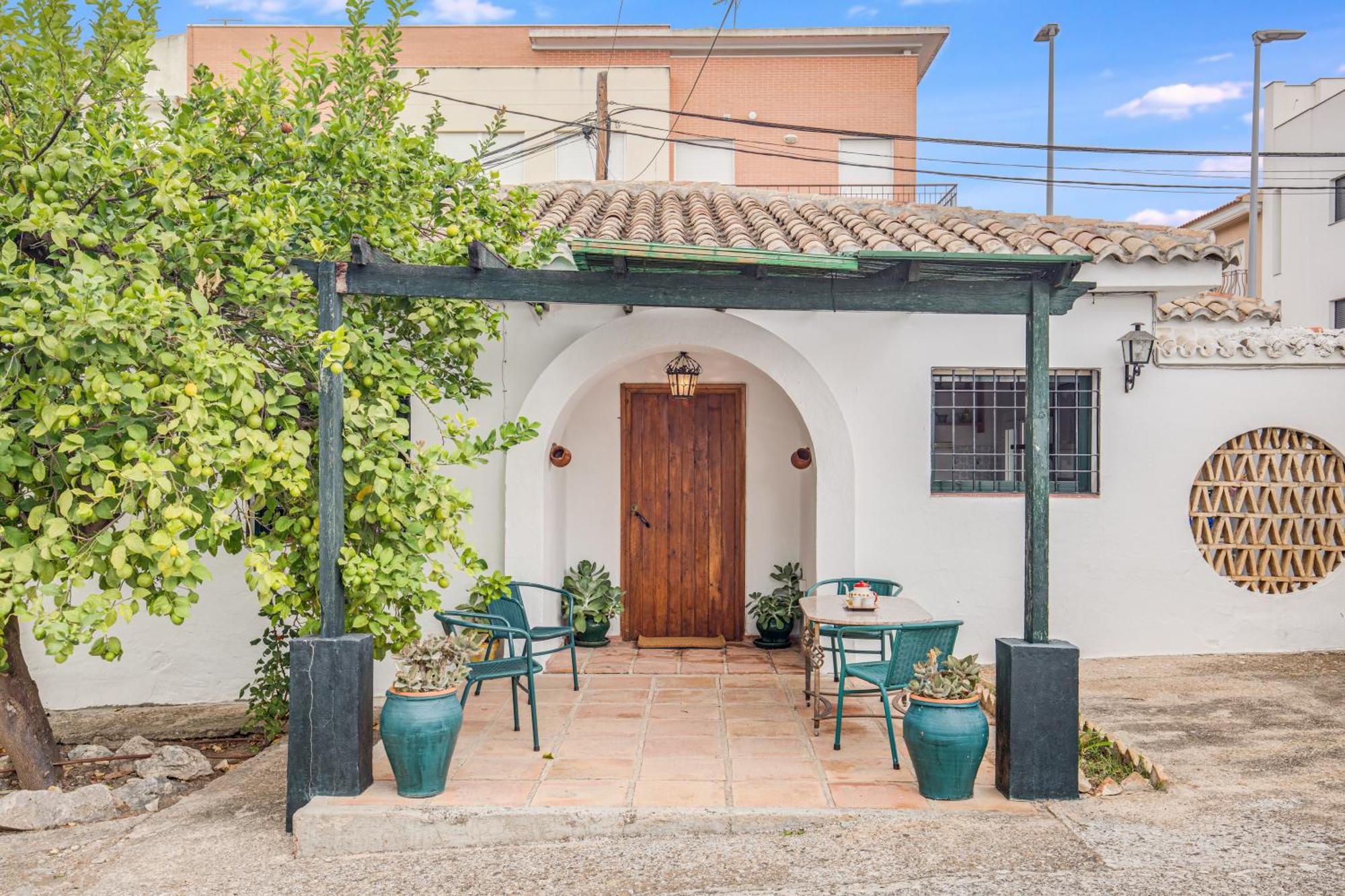 -Iponubahomes- Centrica Casa Con Jardin Y Chimenea Baena Exterior photo